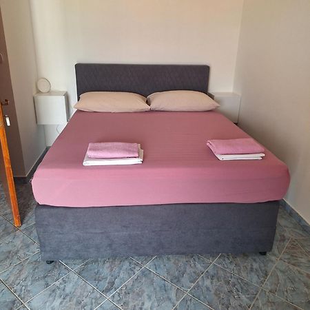 Apartmani Vesna Starigrad Paklenica Eksteriør billede