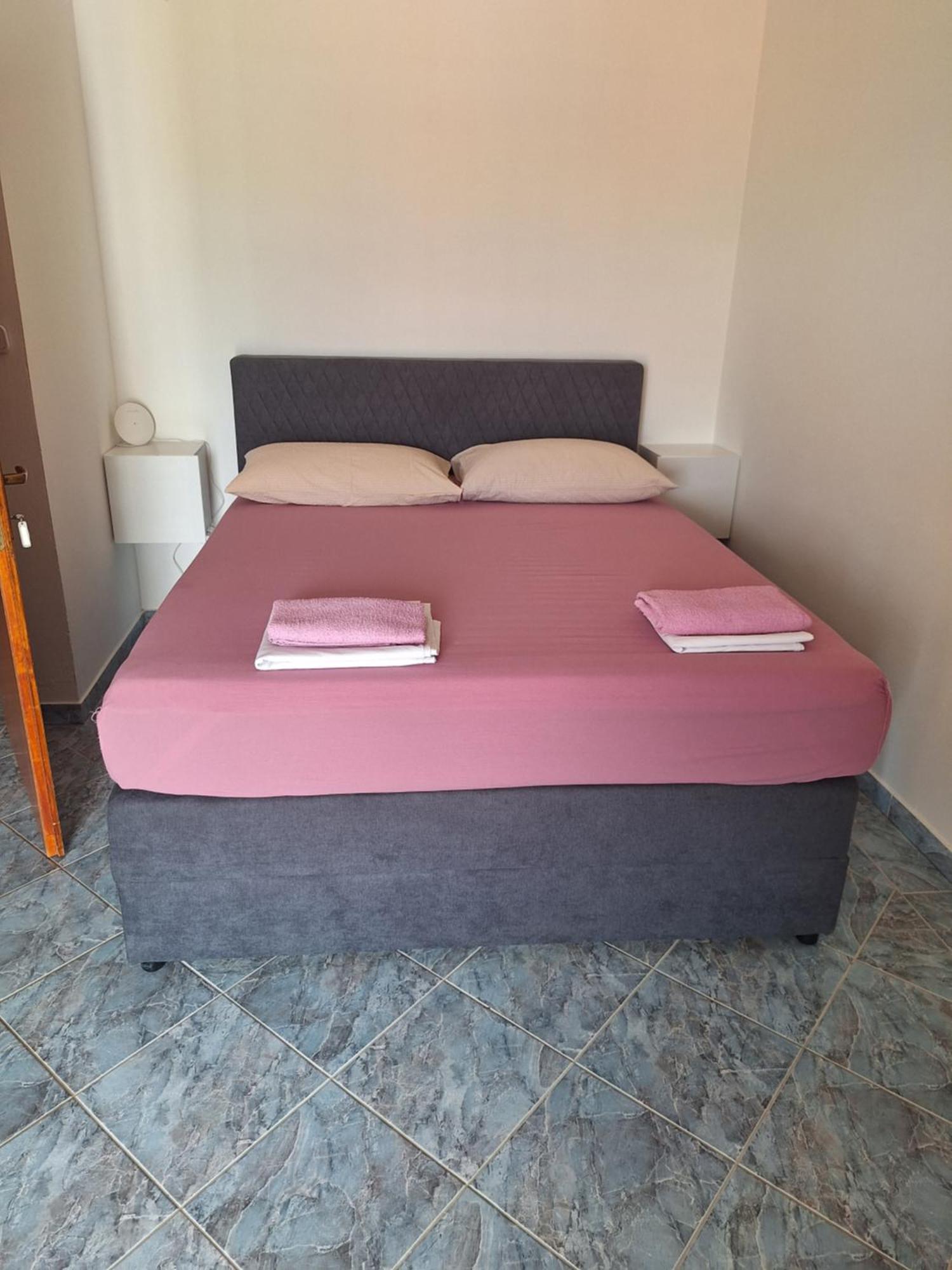Apartmani Vesna Starigrad Paklenica Eksteriør billede