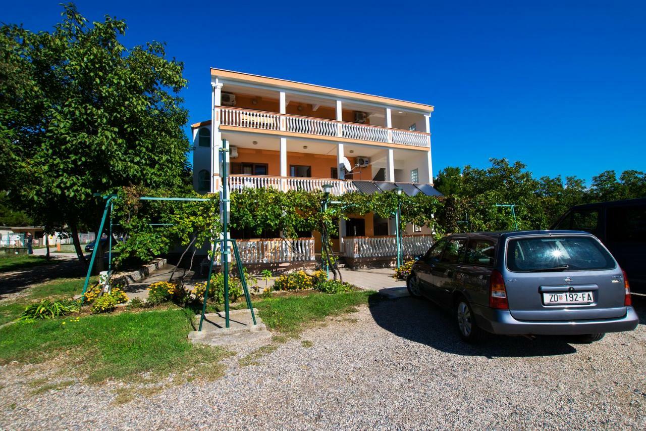 Apartmani Vesna Starigrad Paklenica Eksteriør billede