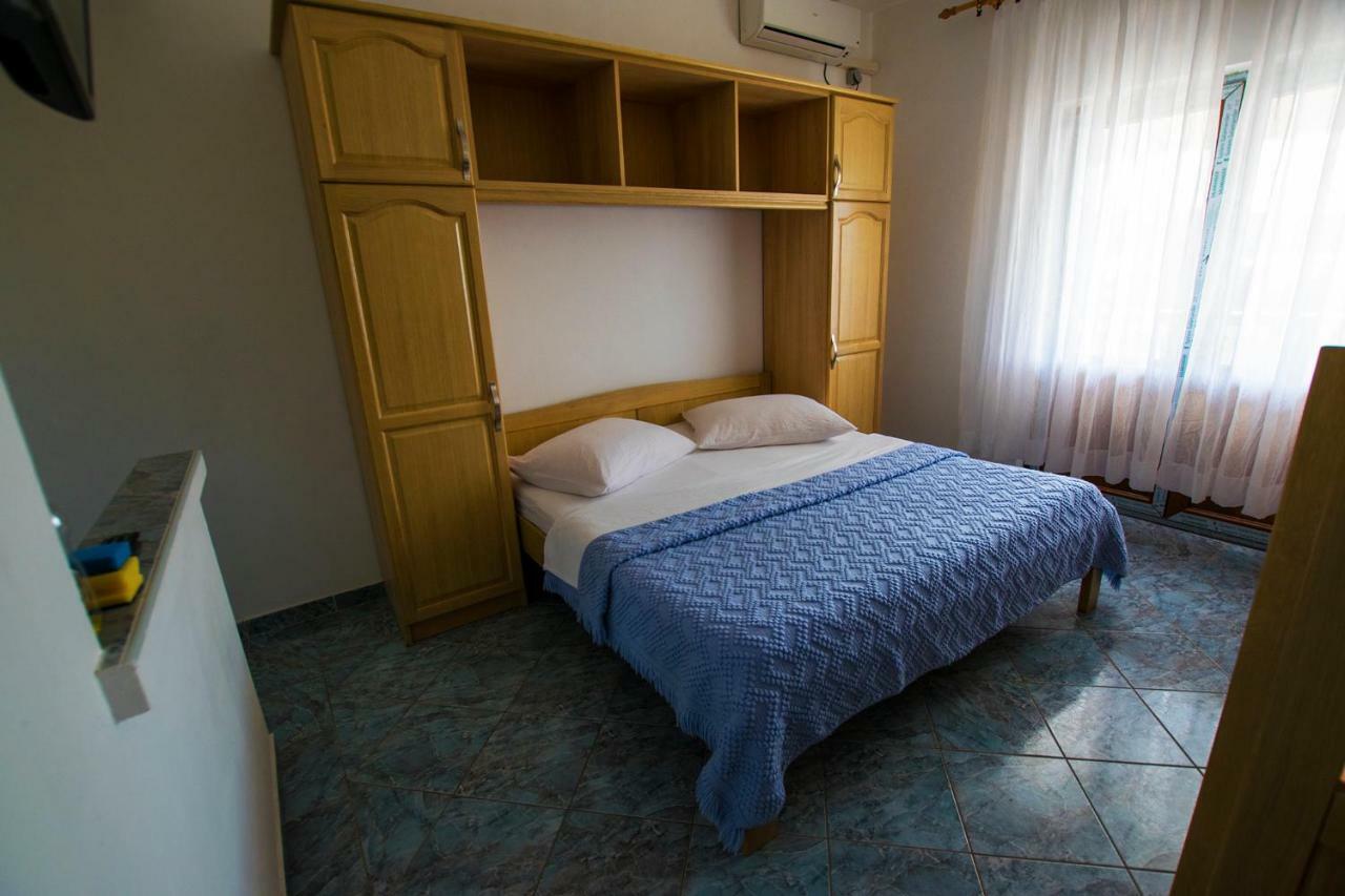 Apartmani Vesna Starigrad Paklenica Eksteriør billede